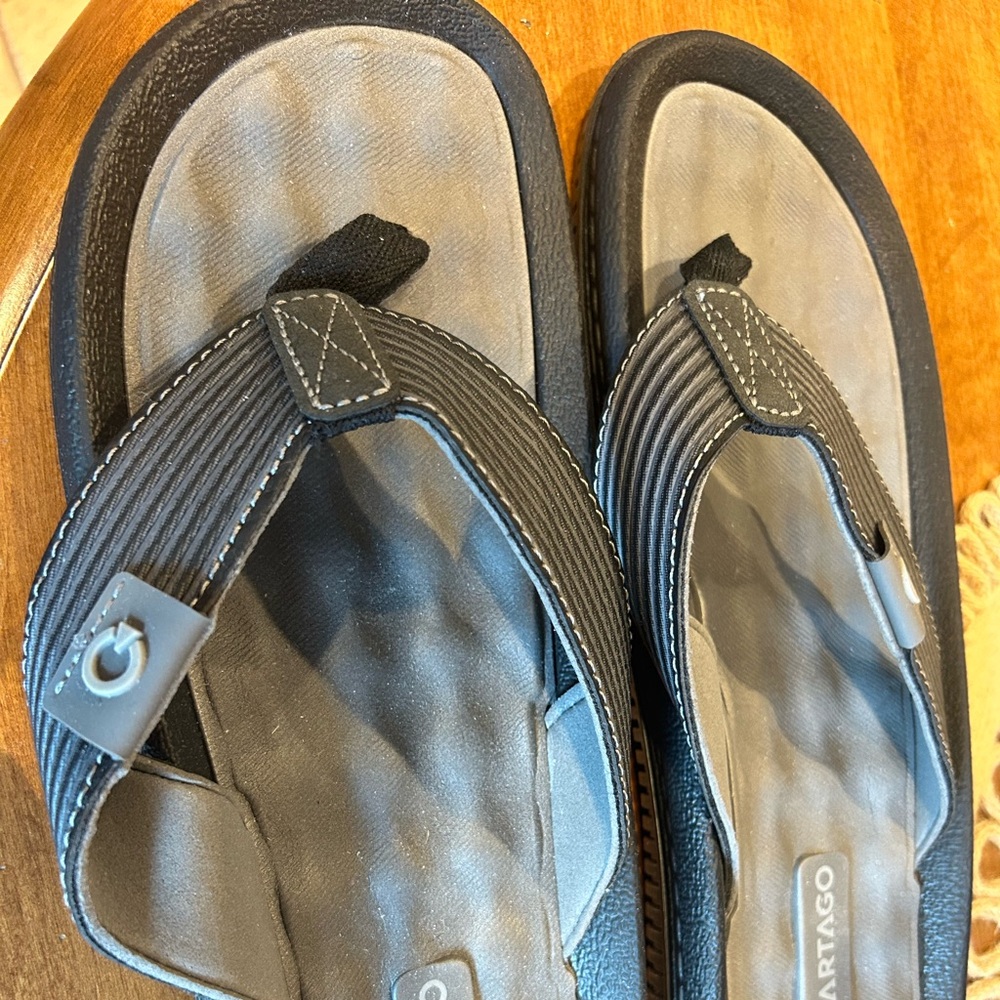 COPY - Cartago grey/black men’s flip flops. Brand new without tags. Size 11.